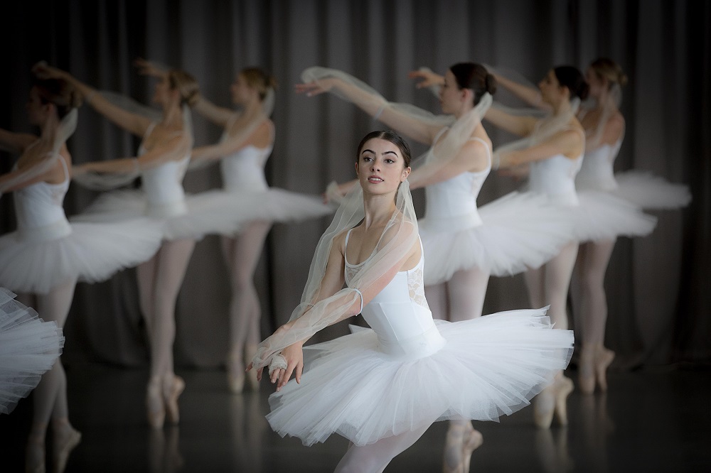 En Pointe by Australian Ballet School